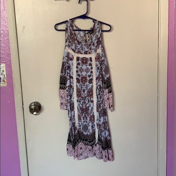 Cold shoulder dress - Picture 1 of 3